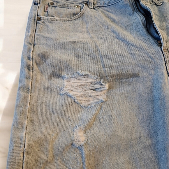 Carhartt distressed light wash denim jeans - Picture 7 of 9
